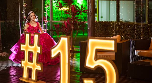 Debutante de Festa dos 15 anos da Bruna 