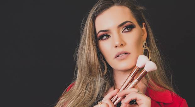 RETRATO PROFISSIONAL de LÍDIA ROCHA