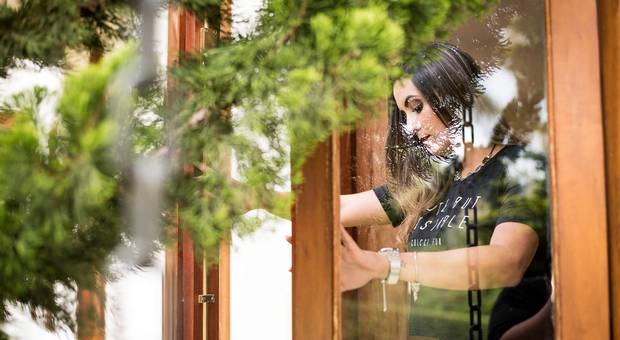 RETRATO FEMININO de ANA LÍDIA