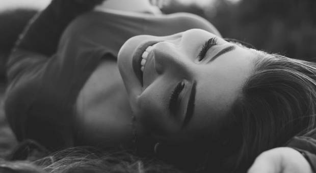 RETRATO FEMININO de BÁRBARA ROSA