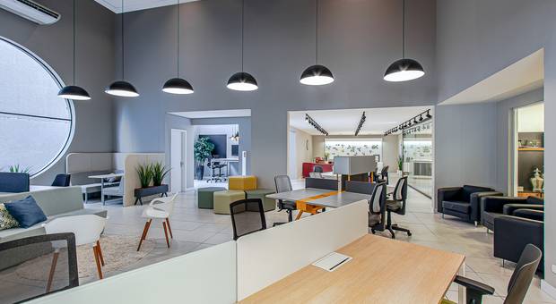 Corporativos de Tombini Móveis