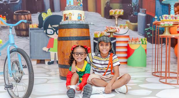 Festa de Aniversário  de Chaves e Chiquinha na Vila 