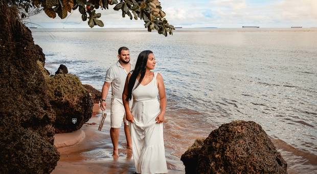 Ensaio Pré-casamento de Ensaio Pré-casamento na Praia do Ariramba da Samyra & Maikon