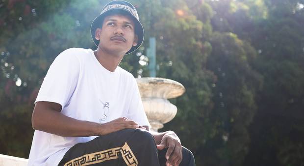 Ensaio Masculino de Ensaio Masculino na Praça da Republica do Julio Marinho