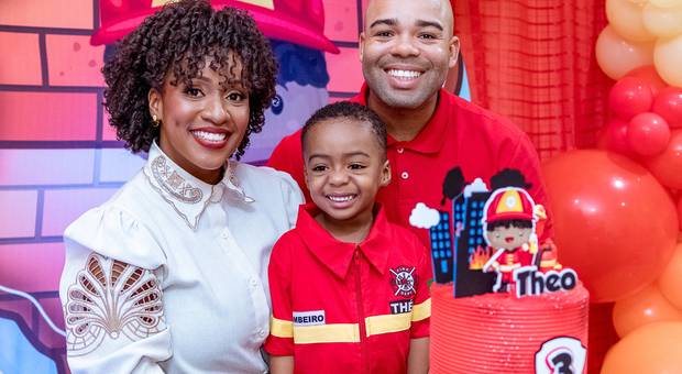 Fotografia de Aniversário Infantil de Aniversário de 3 Anos no Algodão Doce Buffet Park do Theo