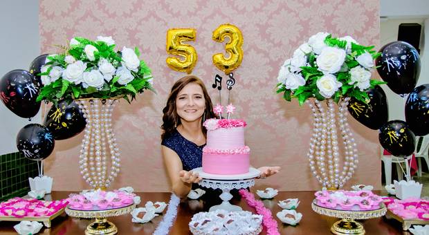 Fotografia de Aniversário Adulto de Aniversário de 53 Anos na Igreja CEIA Canudos da Dilsa Negreiros