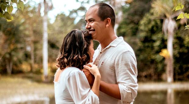 Ensaio Pré-casamento de Ensaio Pré-casamento no Restaurante Terra do Meio da Aline & Lenilson