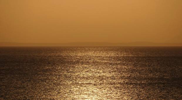 fotografia de cidade feita de rio