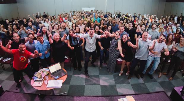 Corporativo de Treinamento Academia de Líderes - Luiz Queiroga