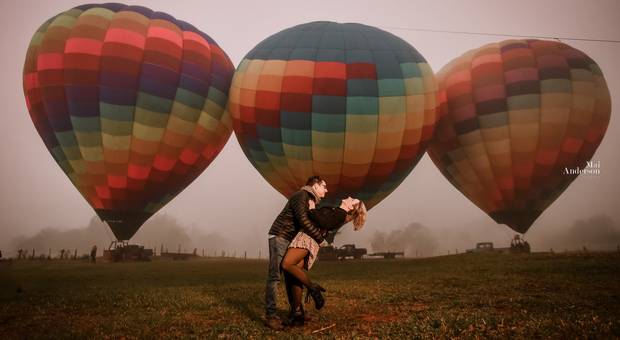 voo de balão de ar quente de Tuanny e Igor