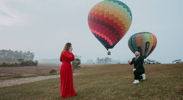 Pedido de Casamento de Pré-wedding com balões em Praia Grande, SC – Rafaela e Gabriel