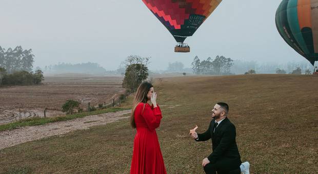 Pedido de Casamento de Pré-wedding com balões em Praia Grande, SC – Rafaela e Gabriel