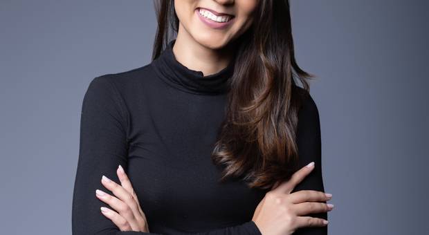 Corporativo e Institucional  de Isabela Oliveira