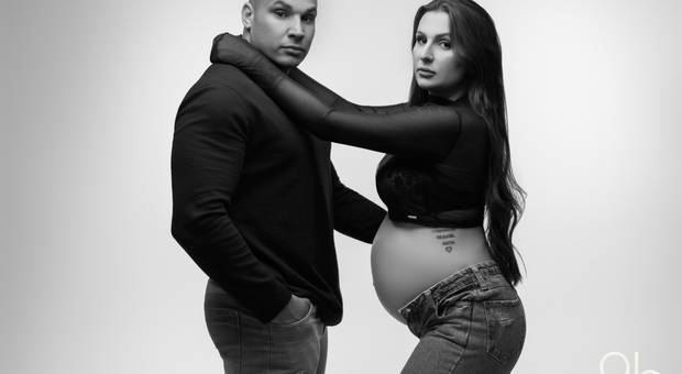 Gestante de Veridiana, Luís e Augusto | Um ensaio leve para celebrar a espera