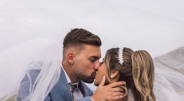 Casamentos de Melissa e Marcos: Um Casamento Mágico ao Pôr do Sol