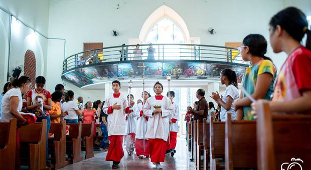 Coroinha de Investidura de Acólito e Coroinha | Enzo