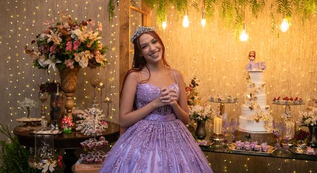 DEBUTANTE de Lívia - 15 Anos