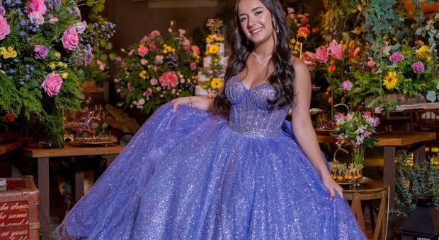 DEBUTANTE de Malu - 15 anos