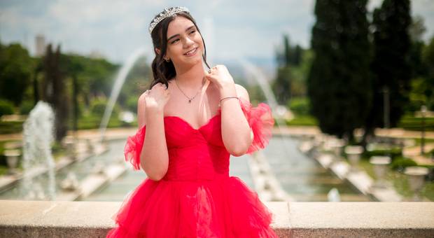 ENSAIO Debutante de Ensaio Giovanna - Museu