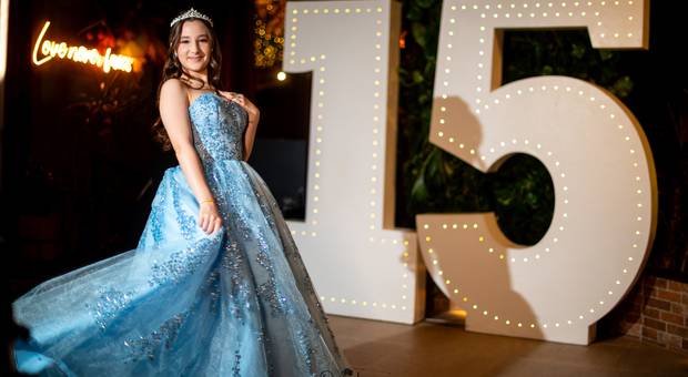 DEBUTANTE de Bia - 15 anos