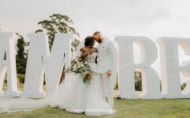 Tendência em Casamentos: O Conceito All White para um Dia de Pureza e Elegância
