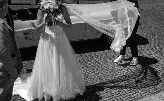Vestidos de Convidada para Casamento: Dicas de um Fotógrafo para Arrasar (e Sair Bem nas Fotos!)