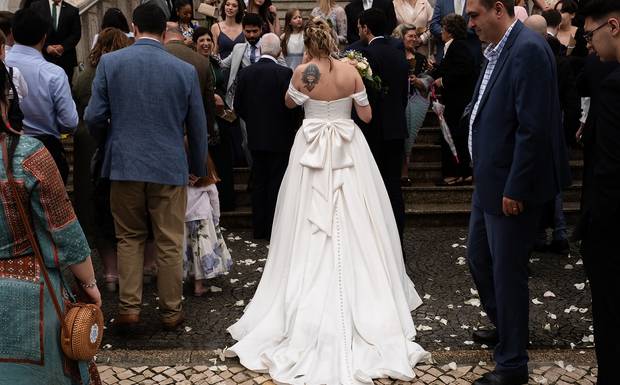 Vestidos de Convidada para Casamento: Dicas de um Fotógrafo para Arrasar (e Sair Bem nas Fotos!)