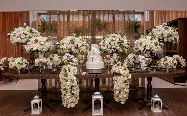 Do tradicional ao ousado: como escolher a mesa de bolo e doces perfeita para o seu casamento