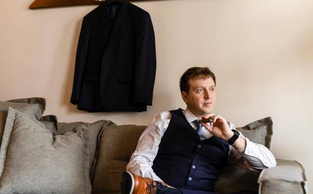 O Noivo Perfeito: Como escolher o traje ideal para arrasar no casamento