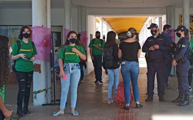 AMEAÇA DE BOMBA E CHACINA SUSPENDEM AULAS NA ESCOLA PRESIDENTE VARGAS.