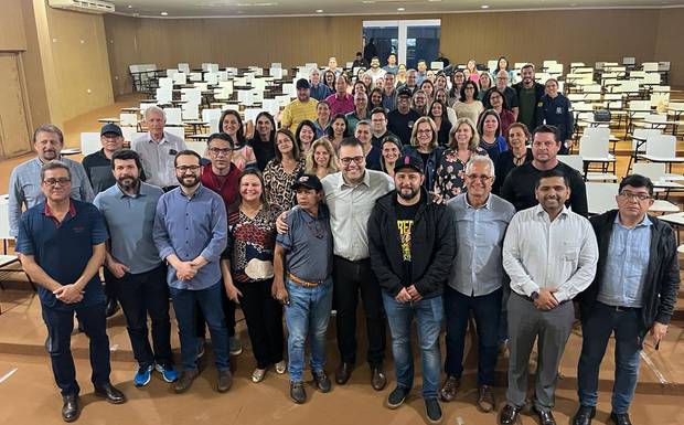 Prefeito Alan assina Lei que prorroga mandato dos diretores e diretores adjuntos da REME