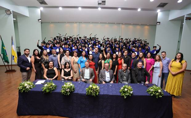 Emoção e Conquista Marcam Formatura da 1a. Turma do 3o. Ano na Escola Presbiteriana Erasmo Braga