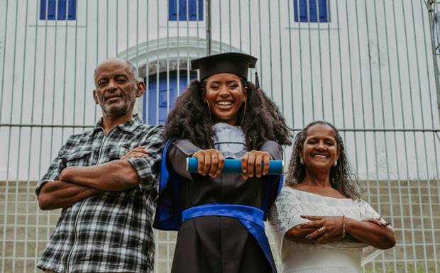 Você já imaginou um ensaio de formatura que realmente conte a sua trajetória? 🎓