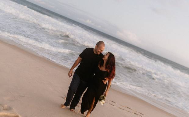 Ensaio Pré-Wedding na Praia: Dicas para Fotos Espontâneas e Memoráveis