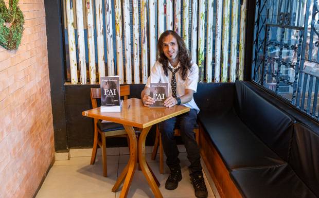 Cobertura Fotográfica em Taubaté: O Emocionante Lançamento do Livro de Diego Pinheiro ( Pai: Se você é um faria o mesmo? )