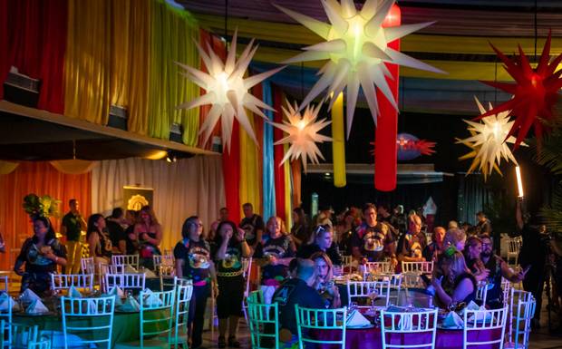 Feijão Top - Samba, Glamour e Gente Linda