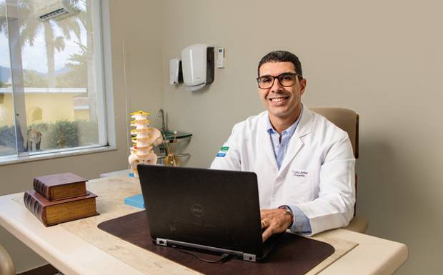 Ensaio corporativo em Caraguatatuba e São Sebastião: como uma imagem profissional pode atrair mais clientes