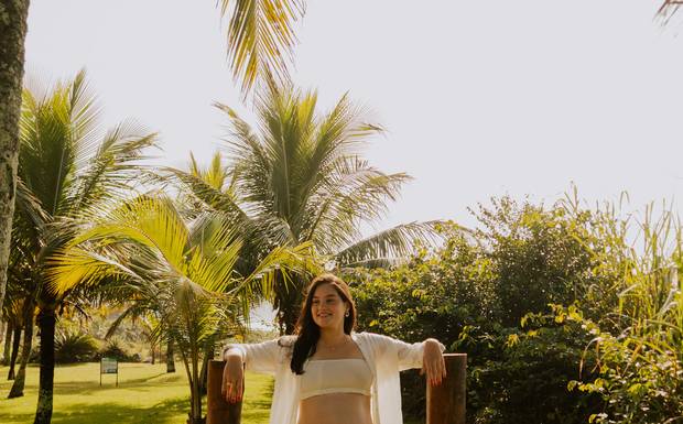 Ideias de poses para ensaio gestante em Caraguatatuba e São Sebastião