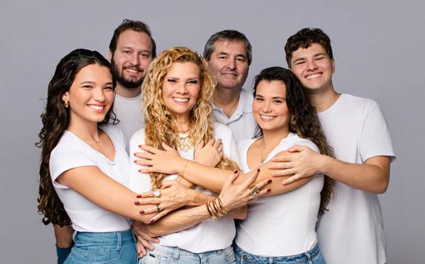 Ensaio de família: como funciona e o que vestir para deixar as fotos ainda mais especiais em Caraguatatuba e São Sebastião.