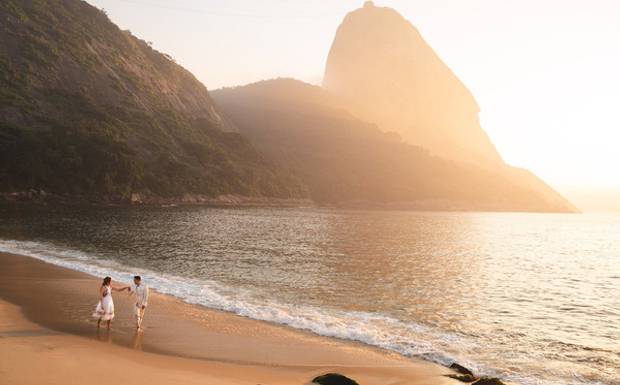 Lados Positivos e Negativos de fazer um casamento na praia