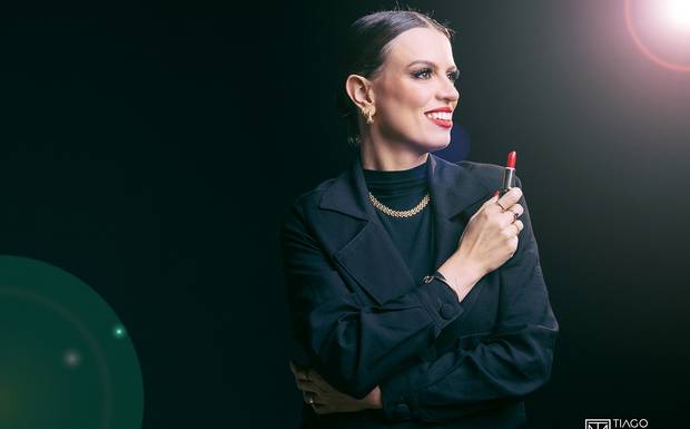 A Arte da Captura: Fotografia Corporativa para um Maquiador Profissional