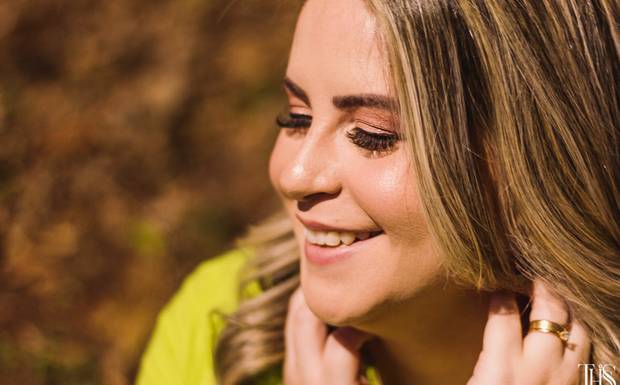 A Importância da Conexão em Ensaios Fotográficos Femininos: Uma Jornada de Autoestima e Empoderamento