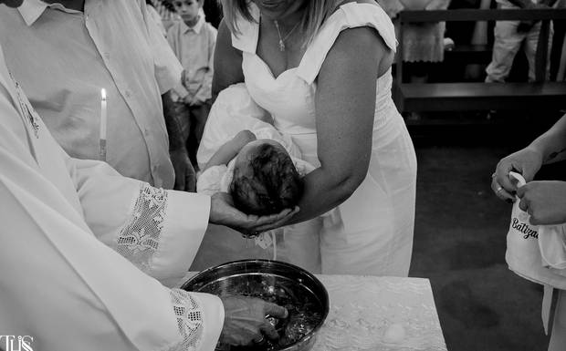5 motivos para contratar um Fotógrafo Profissional e registrar a emoção de um Batizado Infantil