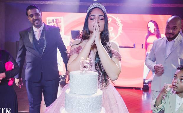 Quanto custa uma fotógrafa para festa de 15 anos? Veja o que influencia o preço