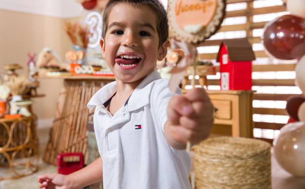 Por Que Contratar um Fotógrafo Profissional para a Festa do Seu Filho