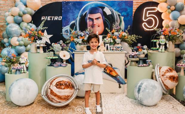 Fotografia de aniversário infantil no Buffet Pracinha Pitangueira em SP