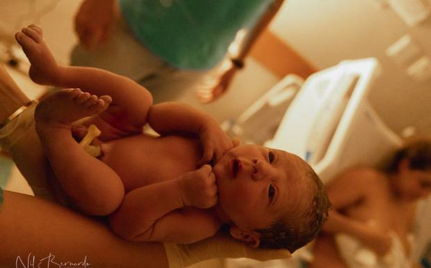 Motivos pelos quais vale contratar um profissional para registrar o parto