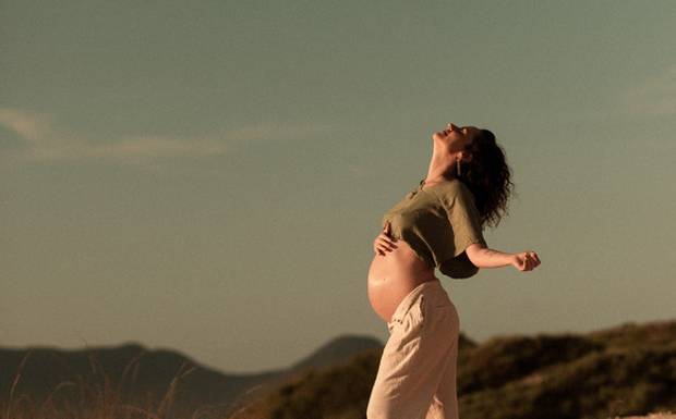 Tendências de Looks para Ensaio Fotográfico de Gestante em São Paulo em 2024: Celebrando a Maternidade com Estilo e Elegância