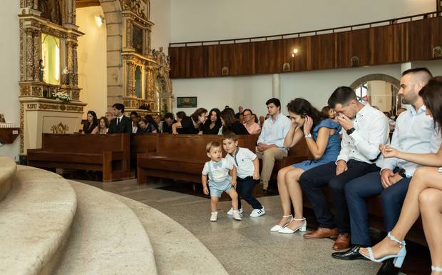 Saiba mais sobre o estilo de fotografia documental e como o fotógrafo o pode aplicar no batizado do seu filho