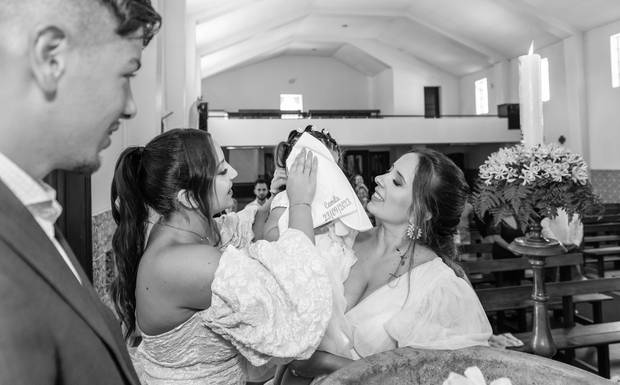 O momento do batizado: O que esperar durante a cerimônia religiosa